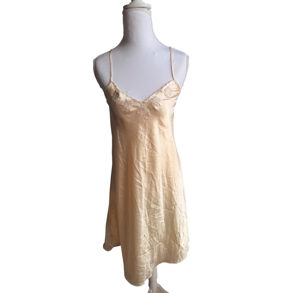 Sanrio Hello Kitty Champagne‎ Gold Satin Chemise Nightgown Embroidered Scallop S